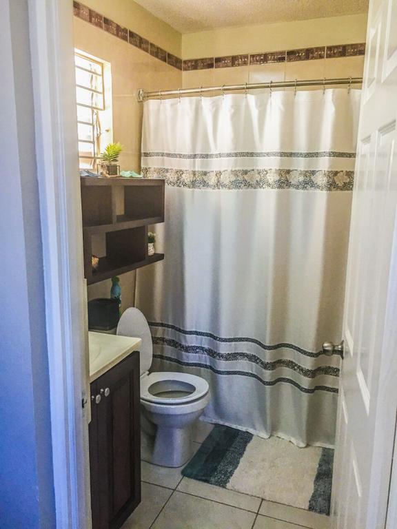 Guest Apartment At Halifax Кингстон Номер фото