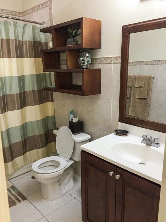 Guest Apartment At Halifax Кингстон Номер фото